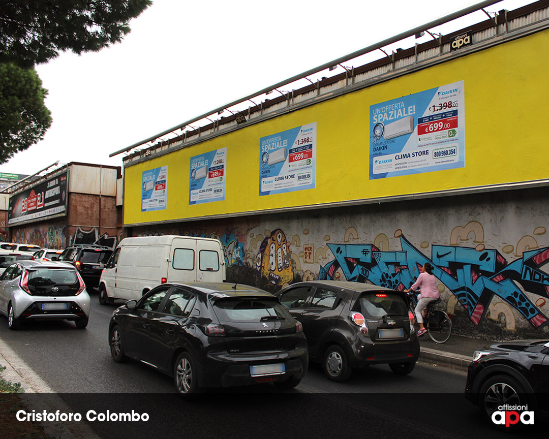 Pubblicità Daikin su gruppo di poster 3x2 in Via Cristoforo Colombo a Roma.