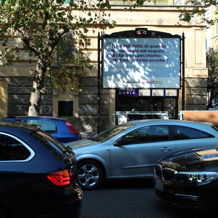 Poster 3x2 per la pubblicità di fronte al cinema Doria di Roma.