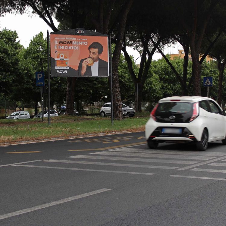 Poster per la pubblicità outdoor a Roma, su Via Palmiro Togliatti, in direzione Prenestina.
